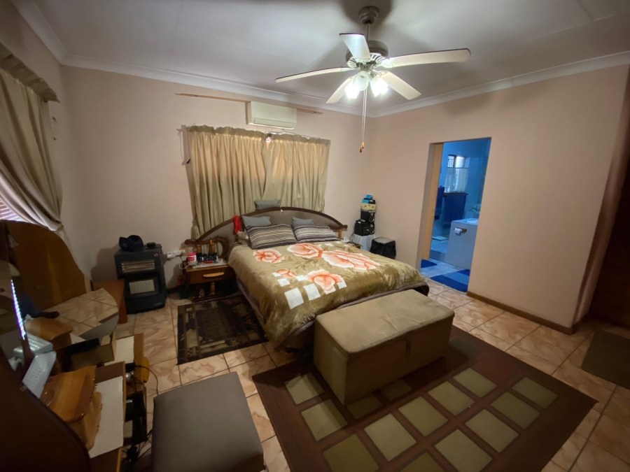 8 Bedroom Property for Sale in Baillie Park North West